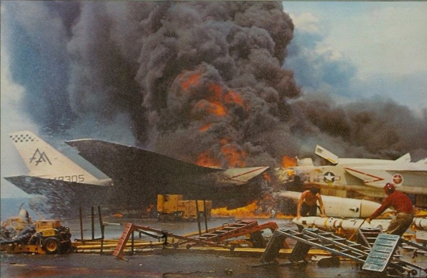 USS_Forrestal_fire_RA-5Cs_burning_1967