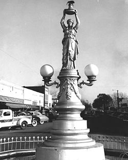 Boll_weevil_monument