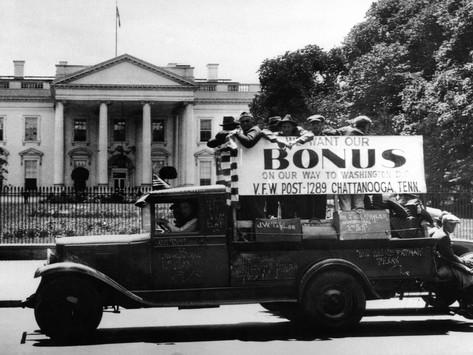 bonus-army-veterans-from-chattanooga-parade-past-white-house-in-a-truck-may-18-1932