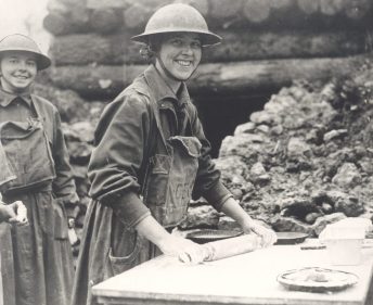 wwi-doughnut-girls-7