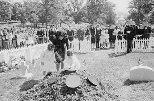 John-F.-Kennedy-Original-Grave