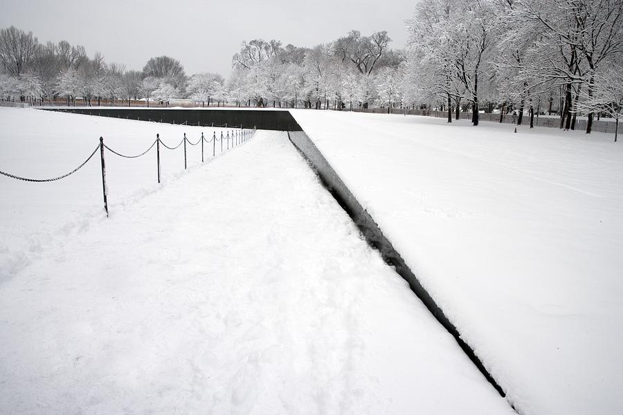 vietnam-veterans-memorial-wall-designed-everett