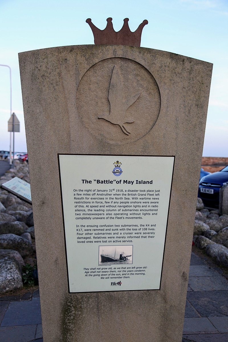 800px-may_island_memorial_anstruther