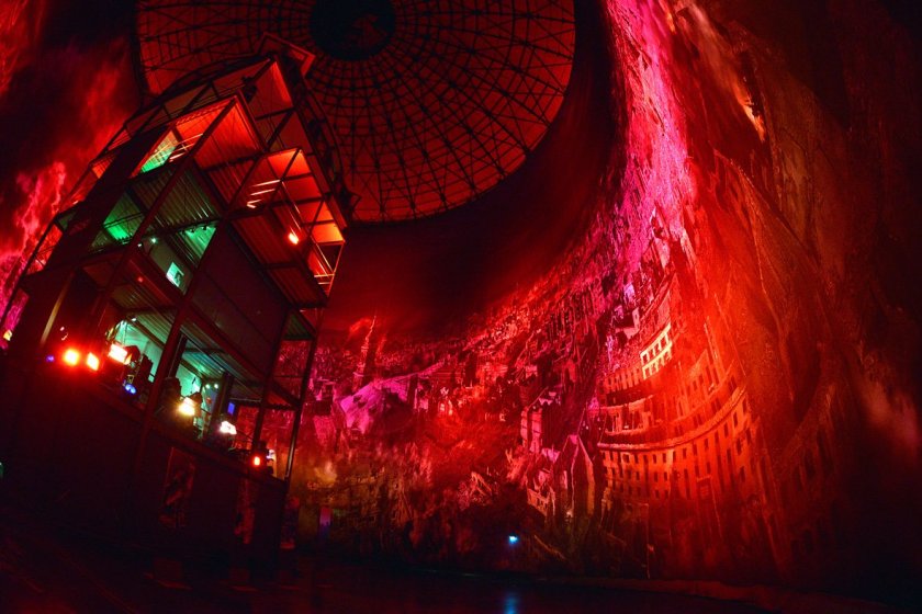 360-degree-panorama-display-depicting-city-dresden-aftermath-allied-firebombing