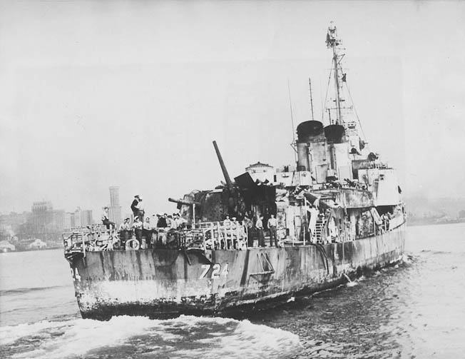 Damaged-ship-Into-Seattle