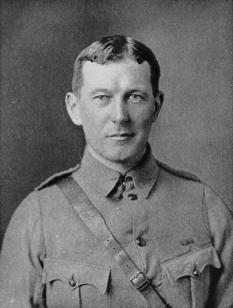 800px-Lieut.-Col._John_McCrae,_M.D.