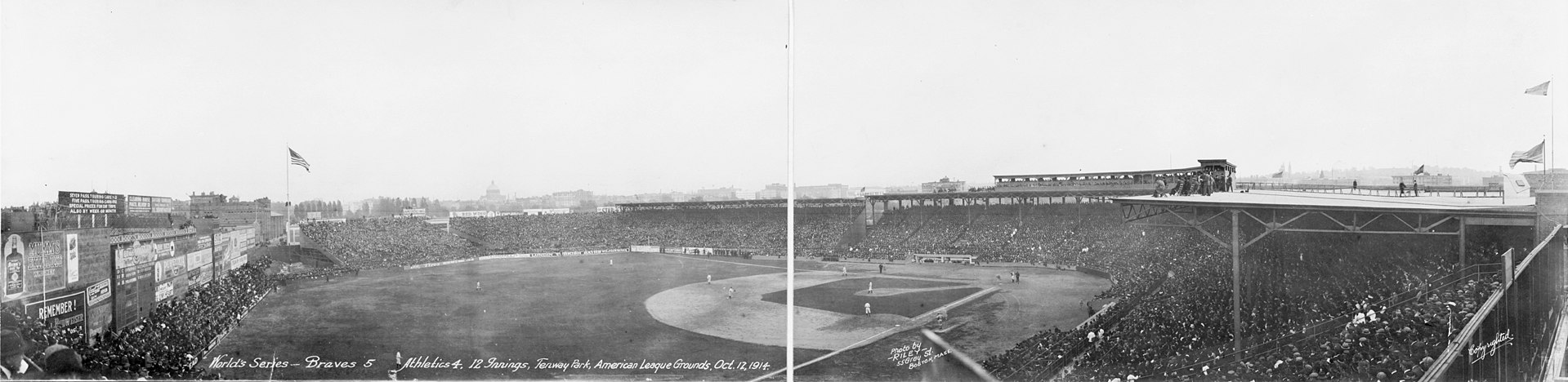 1920px-Fenway-park-1914-world-series